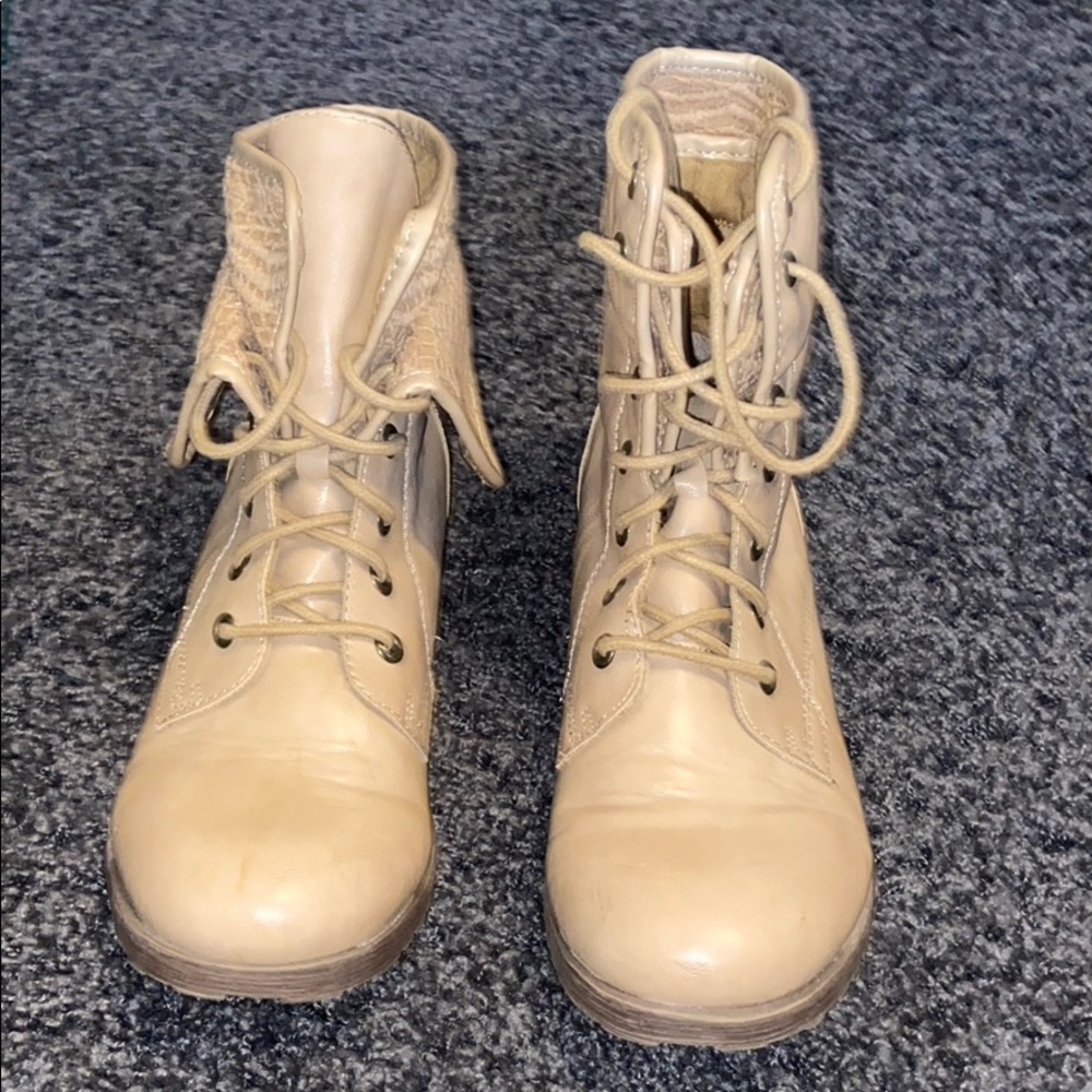 Tan Boots - Picture 4 of 5